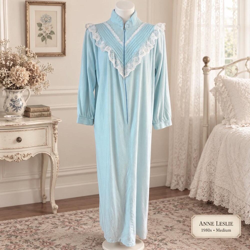 Vintage Anne Leslie 1980s Light Blue Zip Front Robe Lace Trim Housecoat Medium